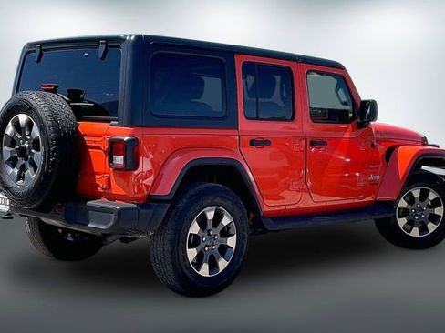 Used 2018 Jeep Wrangler Unlimited Sahara AWD/4WD image 13