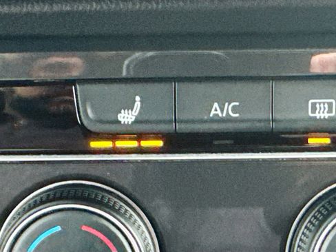 Used 2024 Volkswagen Tiguan SE image 21