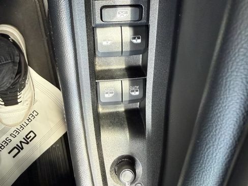 Used 2024 Jeep Grand Cherokee Altitude AWD/4WD image 39