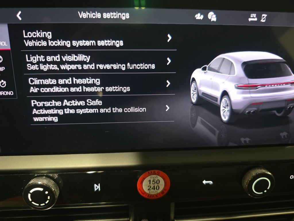 Certified 2026 Porsche Macan AWD/4WD image 35