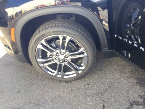 New 2025 Chevrolet Traverse LT w/ Enhanced Driving Package image 28