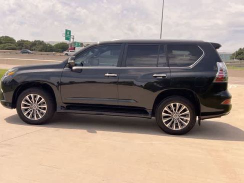 Used 2022 Lexus GX 460 Luxury w/ Off Road Package AWD/4WD image 4
