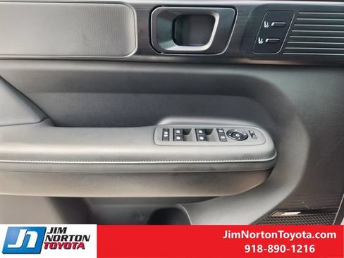 Used 2025 Hyundai Santa Fe Calligraphy AWD/4WD image 24