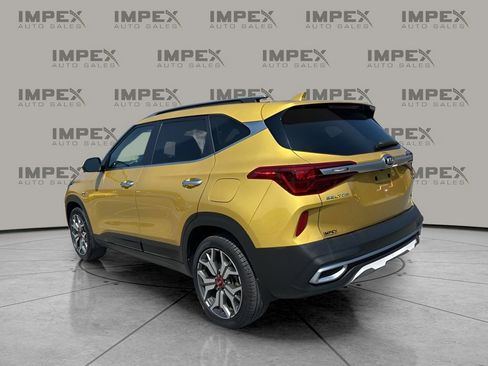 Used 2021 Kia Seltos SX w/ SX Sunroof Package image 3