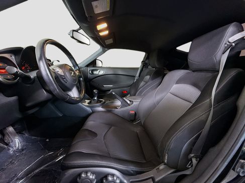 Used 2020 Nissan 370Z w/ Sport Package image 22