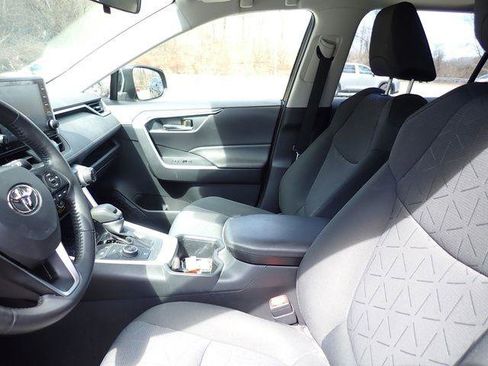Certified 2022 Toyota RAV4 XLE w/ Convenience Package image 10
