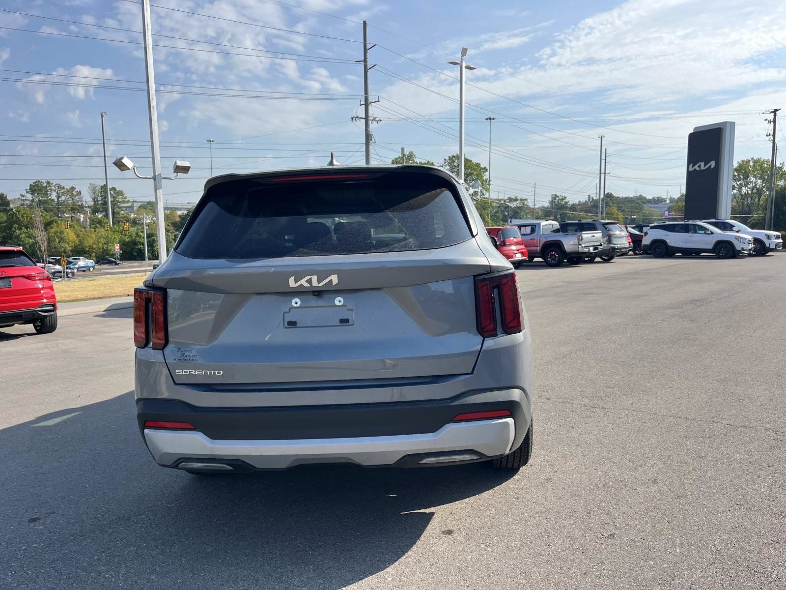 Used 2025 Kia Sorento LX FWD image 4