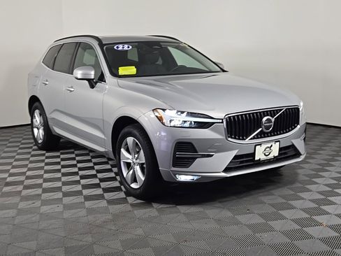 Certified 2022 Volvo XC60 B5 Momentum w/ Climate Package image 2