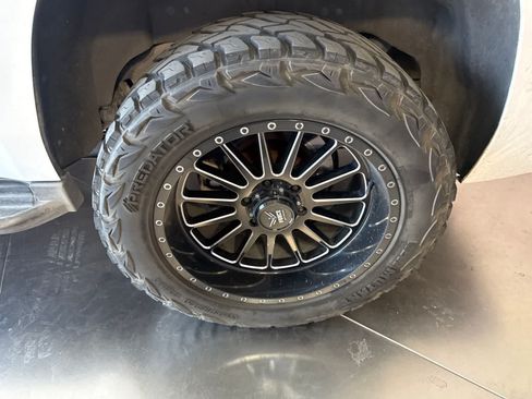 Used 2019 Chevrolet Tahoe LT AWD/4WD image 10