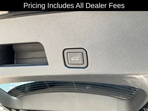 Used 2025 Chevrolet Traverse LT w/ Driver Confidence Package FWD image 19