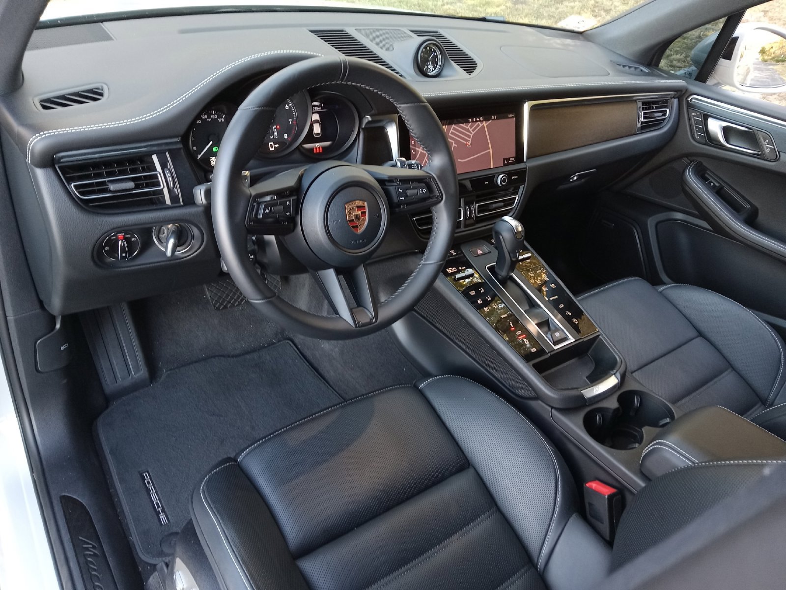 Used 2026 Porsche Macan GTS AWD/4WD image 12