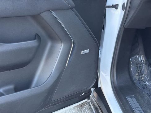 Used 2023 Chevrolet Suburban Premier image 25