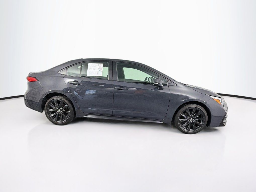 Used 2025 Toyota Corolla SE FWD image 11