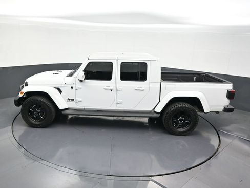 Used 2023 Jeep Gladiator Overland AWD/4WD image 16
