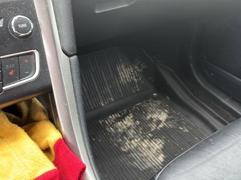 Used 2017 Ford Fusion SE w/ Equipment Group 202A image 8