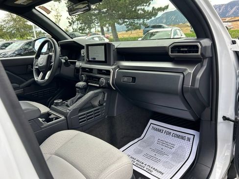 Used 2025 Toyota 4Runner SR5 AWD/4WD image 12