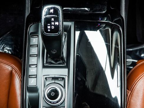 Used 2022 Maserati Levante GT image 21