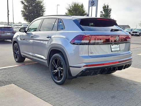 New 2026 Volkswagen Atlas Cross Sport SEL R-Line image 2