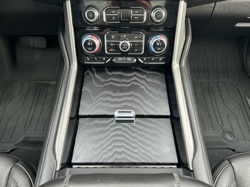 Used 2023 GMC Yukon XL Denali AWD/4WD image 21
