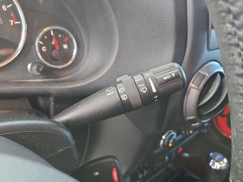 Used 2018 Jeep Wrangler Sport AWD/4WD image 22