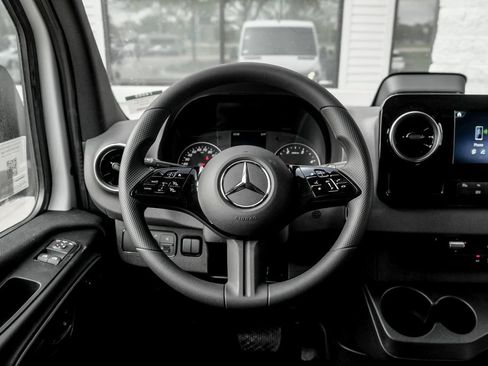Used 2026 Mercedes-Benz Sprinter 2500 image 16