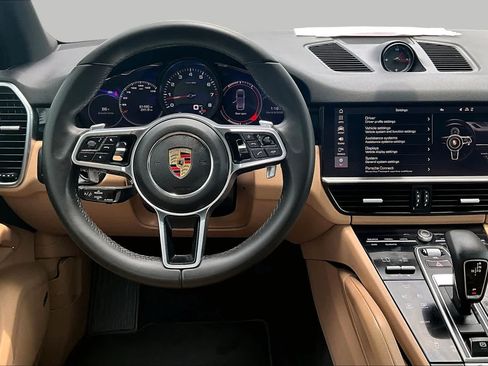 Used 2021 Porsche Cayenne AWD/4WD image 10