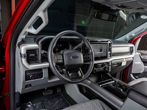 Used 2026 Ford F250 XLT w/ XLT Premium Package image 17