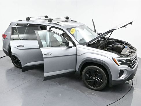 Used 2024 Volkswagen Atlas SEL AWD/4WD image 40