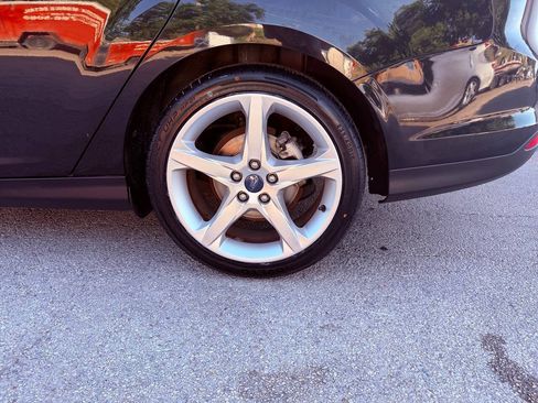 Used 2012 Ford Focus Titanium FWD image 11