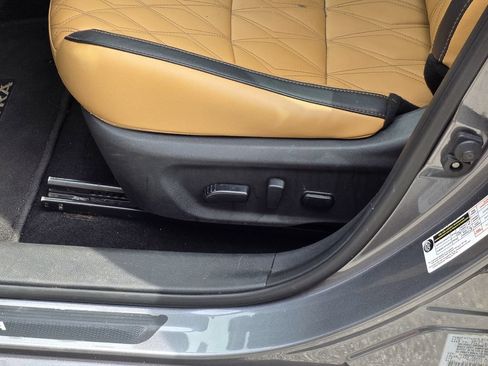 Used 2021 Nissan Sentra SV w/ SV Premium Package FWD image 18