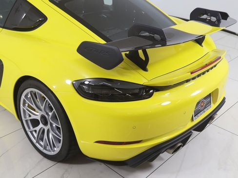 Used 2025 Porsche 718 Cayman GT4 RS w/ Weissach Package RWD image 34