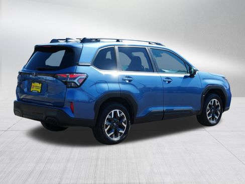 Used 2025 Subaru Forester Premium AWD/4WD image 7
