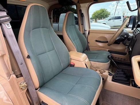 Used 2000 Jeep Wrangler Sahara AWD/4WD image 21