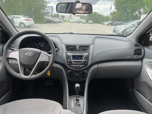 Used 2017 Hyundai Accent SE FWD image 13