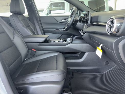 New 2026 Chevrolet Equinox LT w/ Convenience Package II image 19