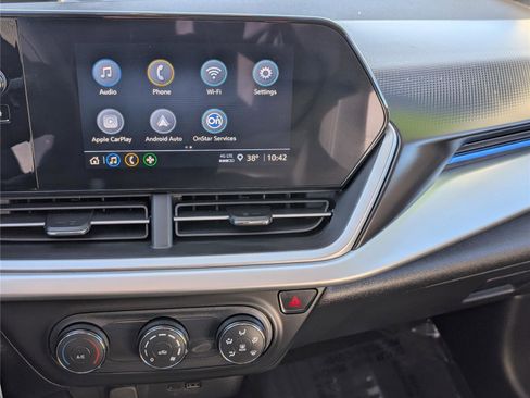 Used 2025 Chevrolet Trax LS image 23