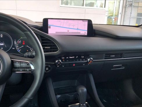 Used 2024 MAZDA MAZDA3 Hatchback w/Premium Plus Pkg image 7