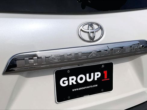 Used 2013 Toyota Highlander Plus image 30