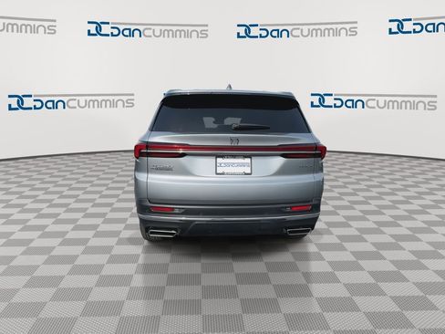 Used 2025 Buick Enclave Preferred image 7