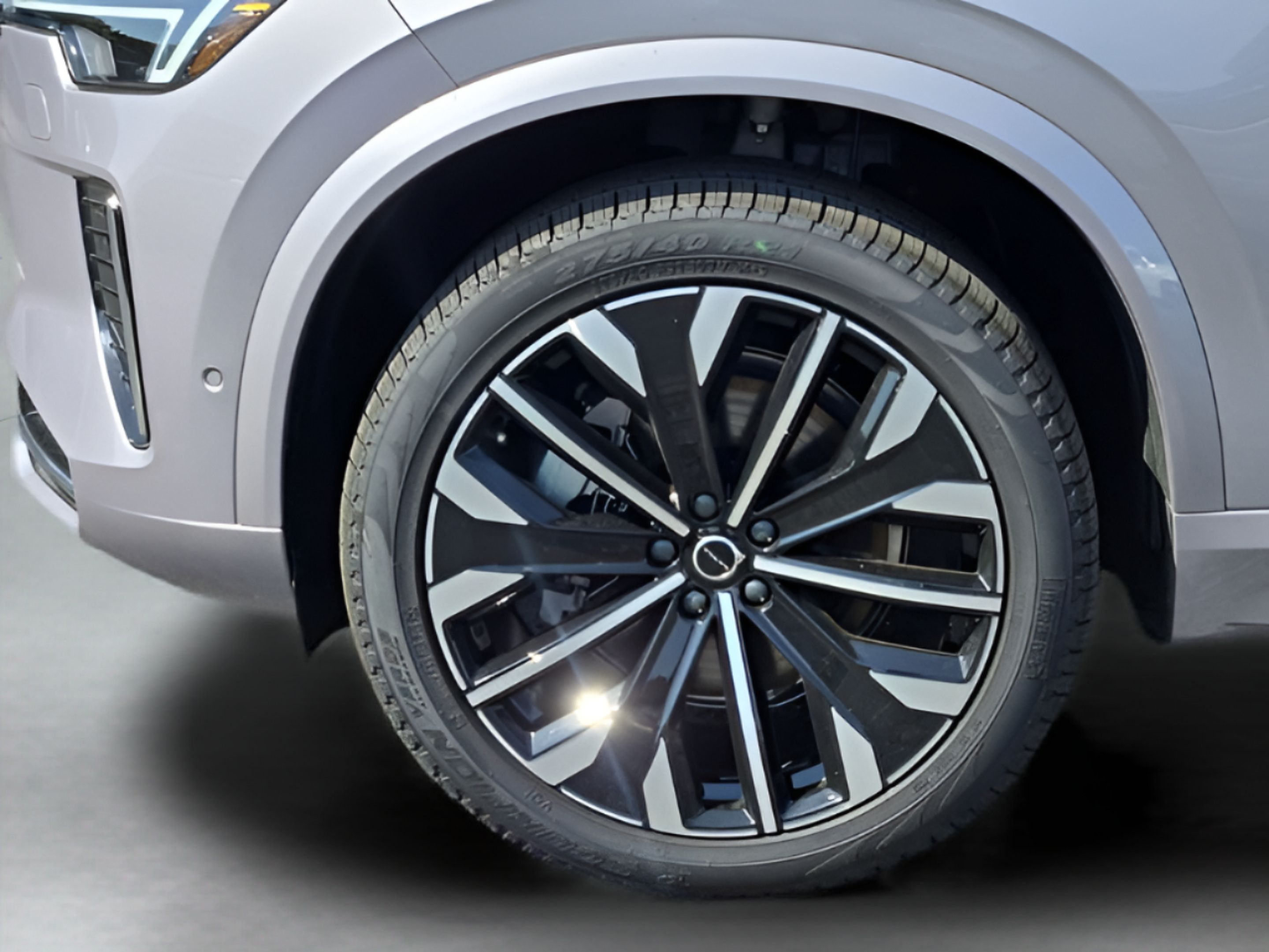 Certified 2026 Volvo XC90 B6 Plus w/ Protection Package Premier AWD/4WD image 33
