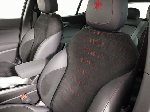 Used 2024 Alfa Romeo Tonale Veloce image 49