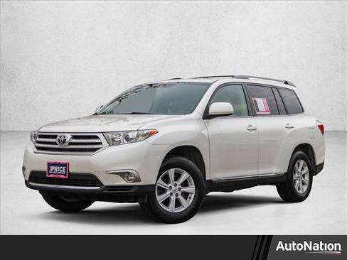 Used 2013 Toyota Highlander SE image 1