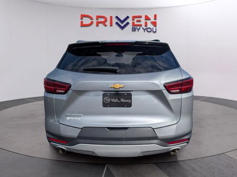 Used 2024 Chevrolet Blazer LT FWD image 4