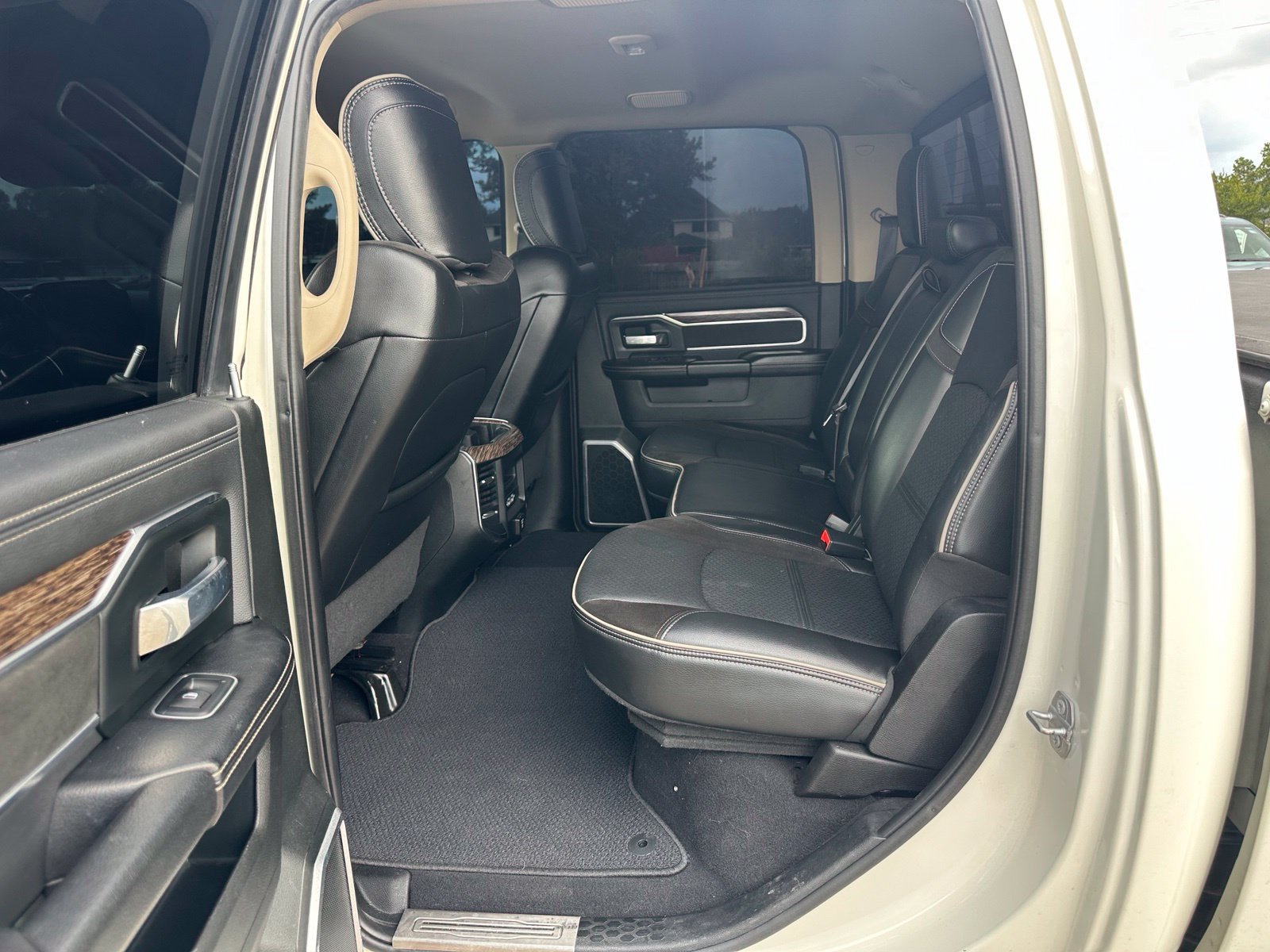 Used 2020 RAM 2500 Laramie AWD/4WD image 12