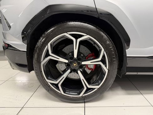 Used 2021 Lamborghini Urus image 26