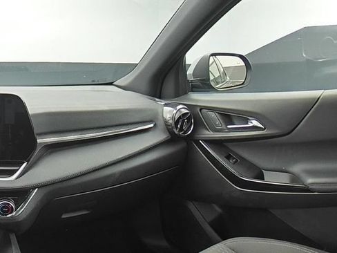 Used 2025 Chevrolet Equinox LT AWD/4WD image 21