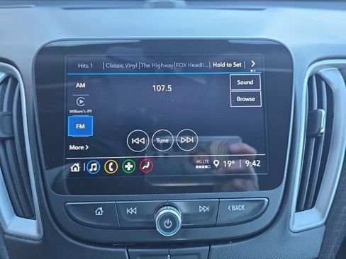 Used 2024 Chevrolet Malibu LT image 22