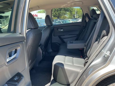 Used 2026 Nissan Rogue SL FWD image 11