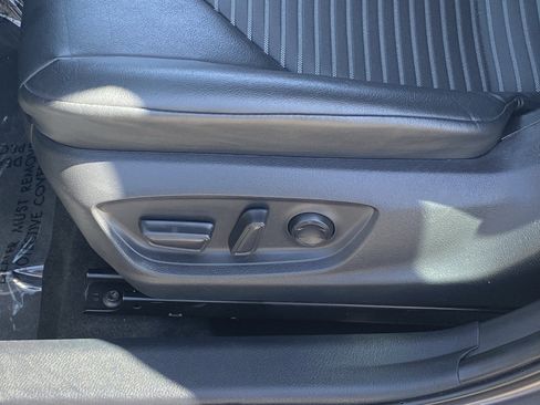 Used 2023 Toyota Camry SE FWD image 18
