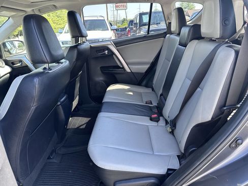 Used 2018 Toyota RAV4 Limited w/ Carpet Mat Package AWD/4WD image 17